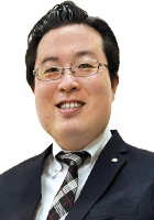 新居佑規先生