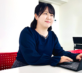 佐鳴予備校の教師_外山 鈴奈