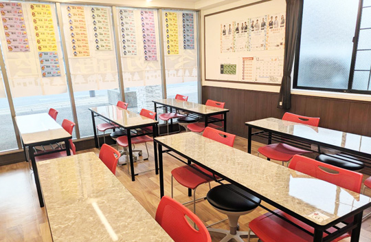 小牧本部校_個別教室の内観